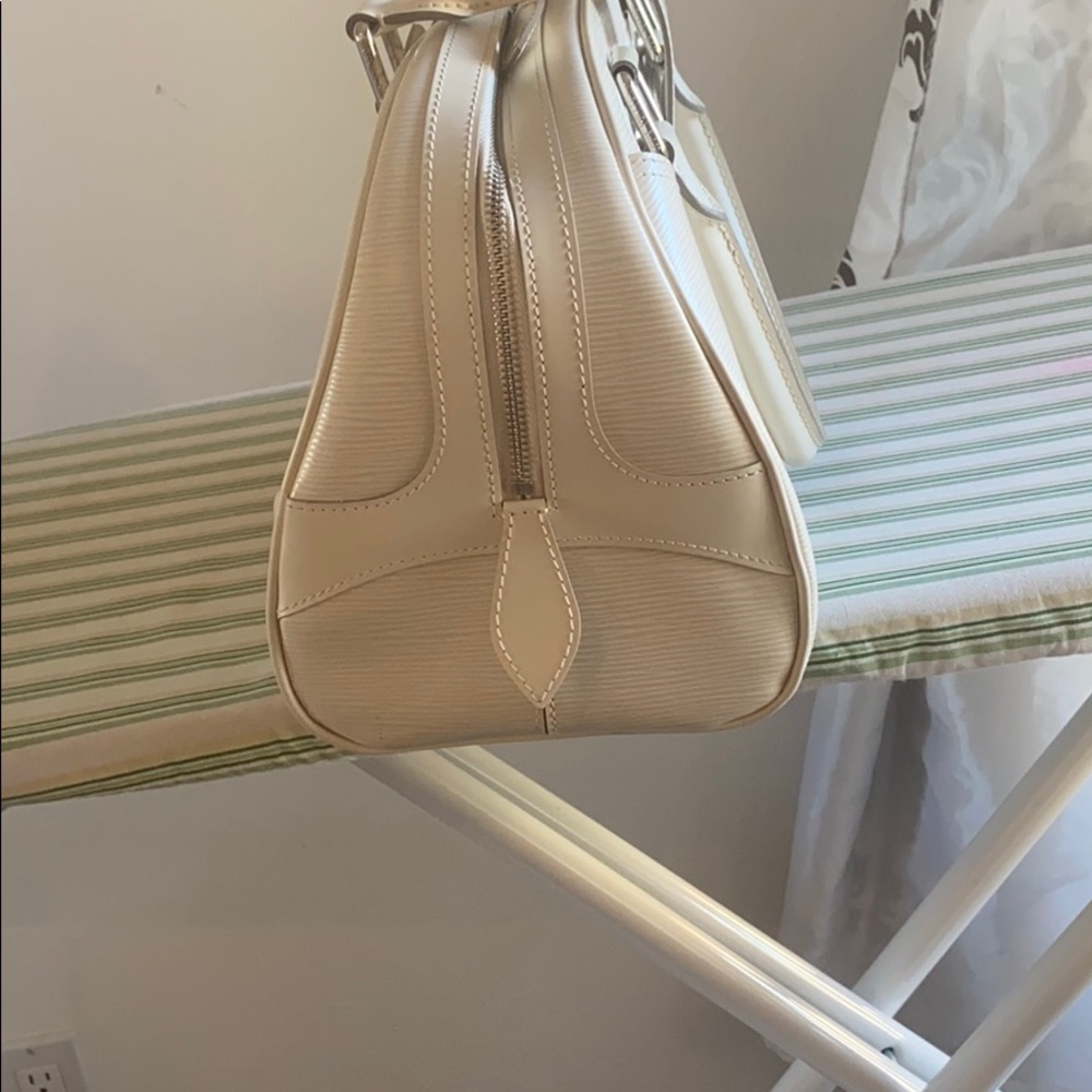 Louis Vuitton bowling GM. Original-price $2160. - Picture 5 of 8